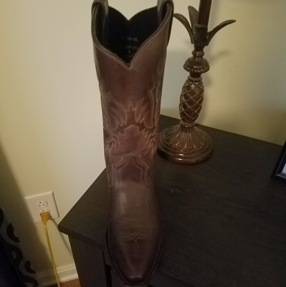 New brown Cowboy boots